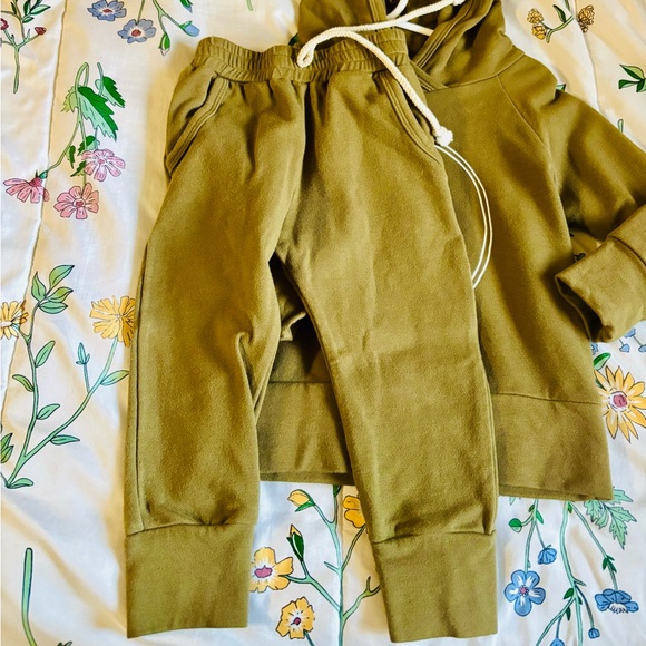 Mebie baby Olive green jogger set 2y - Picture 3 of 4